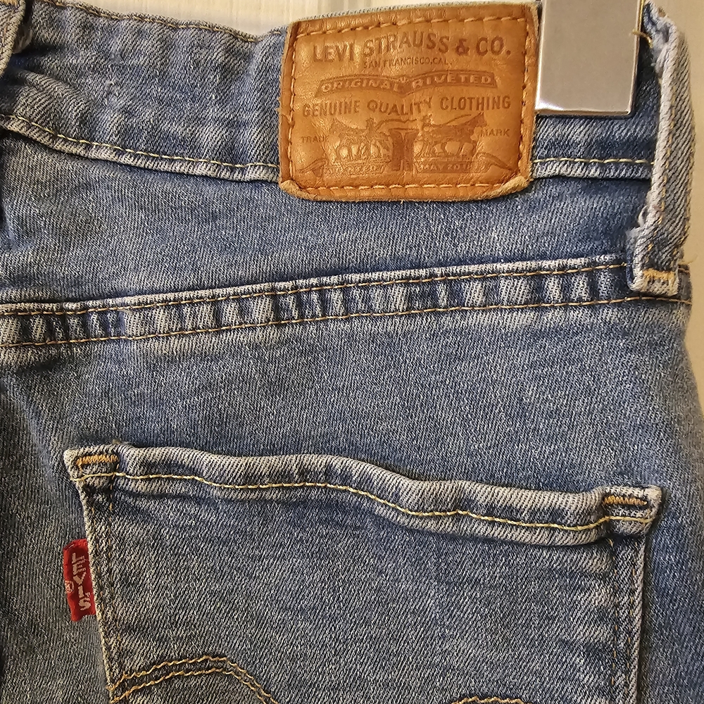 Levi's Classic Denim Women's 721 High Rise Skinny Jeans